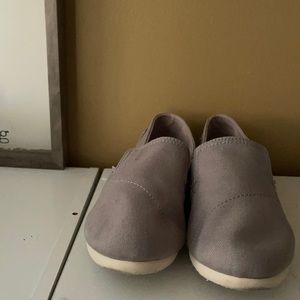 Toms women’s shoes